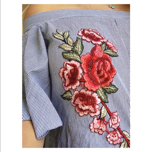 Flower 🌺 Top - Picture 3 of 4